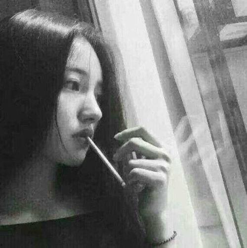 国产女生抽烟视频网站,网络视频网站成潮流风向标